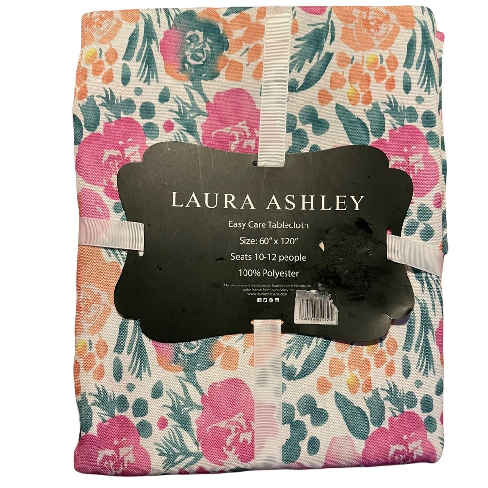 LAURA ASHLEY FLORAL TABLECLOTH 60” x 120”NWT